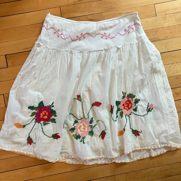Embroidered cotton skirt - Picture 5 of 6